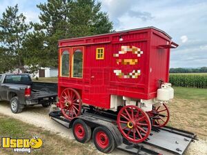 Vintage Stagecoach Style Popcorn Stand / Charming Food and Beverage Trailer