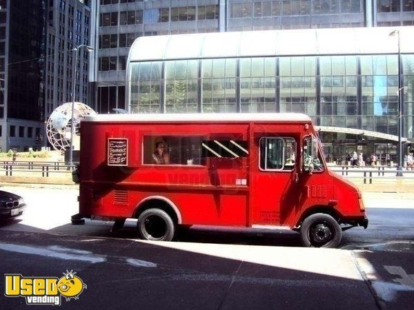 1998 - 21' Chevy P30 Food Vending / Catering Truck