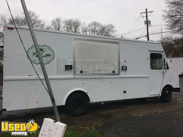 Chevrolet P30 27' Stepvan Crepes  Food Truck / Used Mobile Food Unit