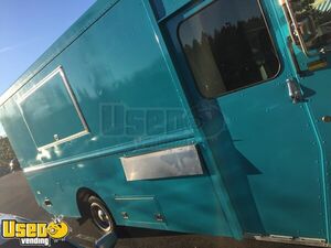 Never Used 2003 - 15' Freightliner Diesel Food Truck with 2019 Kitchen Build-Out