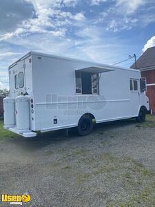 Freightliner MWV Diesel 23' Step Van with a Brand New Loaded Kitchen