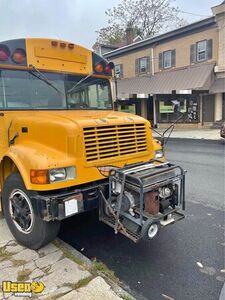 GMC international School Bus | All-Purpose Food Truck