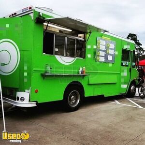 2006 - 16' Workhorse W42 Mobile Kitchen Food Truck / Restaurant on Wheels
