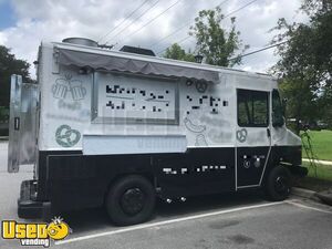 2004 21' Freightliner All-Purpose Food Truck with Fire Suppression System