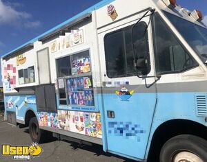 2005 28' Freightliner MBE 900 Diesel Soft Serve Ice Cream Truck