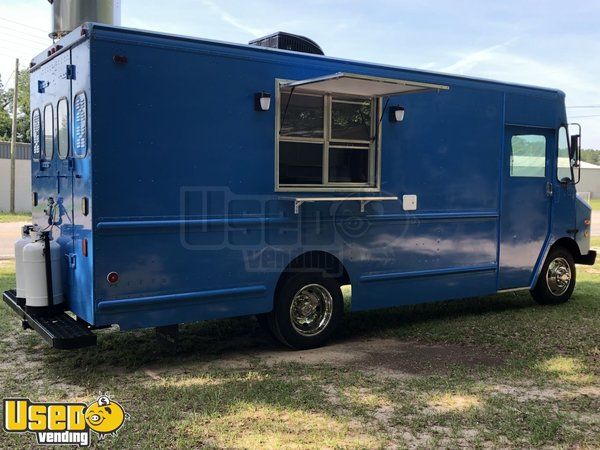 GMC P30 Mobile Kitchen Food Truck, 2018 Kitchen Build Out