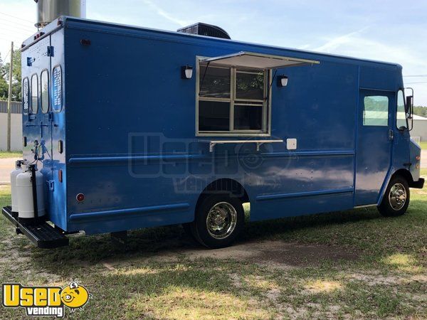 GMC P30 Mobile Kitchen Food Truck, 2018 Kitchen Build Out