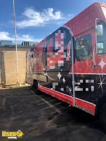 Freightliner Mobile Kitchen Food Truck