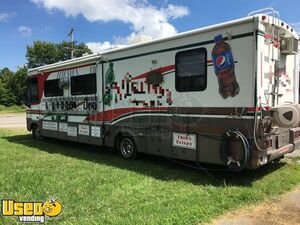 2000 Ford Dutchman 34' Pizza and Catering Food Bus with Bedroom and Shower