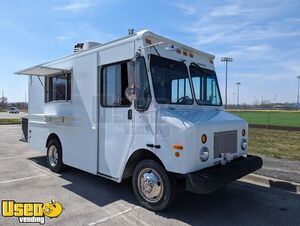 2003 Workhorse P42 Diesel Food Truck | Mobile Food Unit