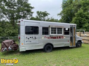 2006 22' Ford E450 Super Duty Mini Bus Diesel Food Truck Shape