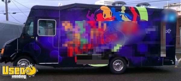 2001 - 25' Chevy P30 Workhorse Custom Built Commercial BBQ Food Truck