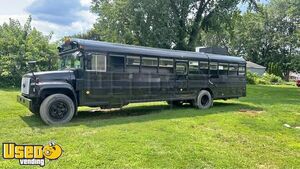 Blue Bird Bus All-Purpose Food Truck Diesel Bustaurant with Fire Suppression System