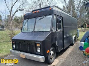 25' Chevrolet P30 All-Purpose Catering Food Truck Mobile Vending Unit