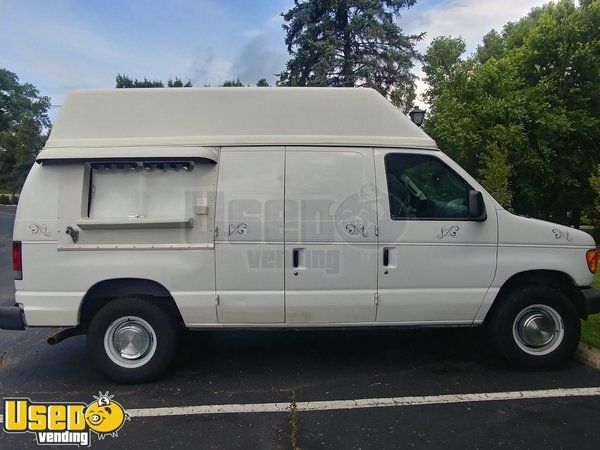 2006 - 18' Ford E350 Cargo Van Ice Cream/Beverage Truck