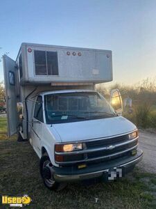 Chevrolet Kitchen Food Vending Truck / Used Mobile Concession Unit