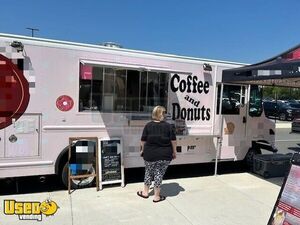 LOW MILES - Permitted 25'  2005 FORD F450 Turnkey Lil Orbits Mini-Donut / Coffee Truck