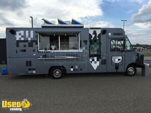 2000 Ford Utilimaster Food Truck / Commercial Mobile Kitchen
