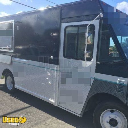 Freightliner Food Truck