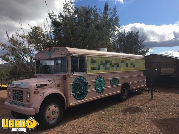 35' GMC Blue Bird Kitchen Food Bustaurant / Used Mobile Food Unit