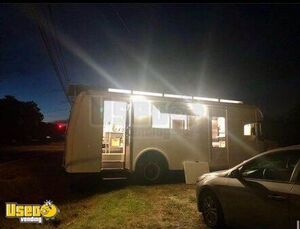 27' International Food Vending Truck / Turnkey Mobile Donut Business