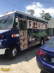 Turnkey 2000 Freightliner MT55 Diesel Food Truck / Commercial Mobile Kitchen