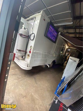 2002 - 24' Ford Fully Loaded Step Van Food Truck w/  Commercial Kitchen