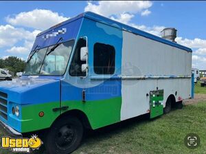 2001 18' Workhorse Mobile Kitchen Food Truck w/ 2020 Kitchen Buildout w/ Fire Suppression