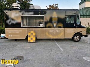 Well-Equipped Chevrolet P30 All-Purpose Food Truck Mobile Food Unit