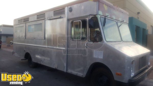 Used Chevrolet P30 Step Van Kitchen Food Truck / Kitchen on Wheels