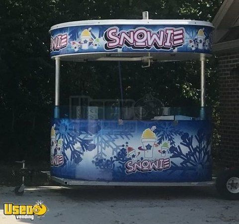 5' x 8' Snowie Shaved Ice Snowball and Ice Cream Kiosk Building
