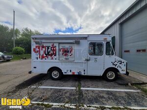 Used - 21' Chevrolet Step Van Diesel Ice Cream Truck | Mobile Dessert Unit