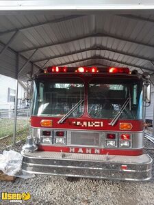 1985 Antique Firetruck with Maximus Prime XL Portugal Wood Fired Pizza Oven