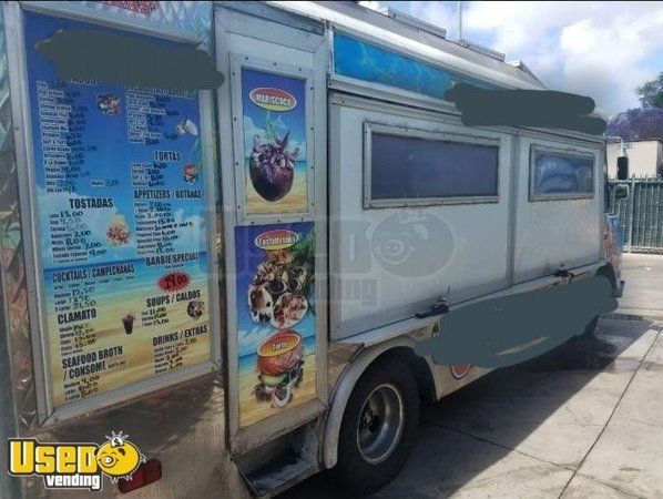 Chevrolet P30 Used Barbecue Food Truck / Used Step Van Barbecue Rig