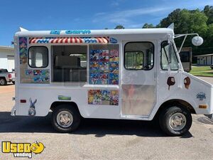 Classic GMC Ice Cream Truck with Rebuilt Motor / Ice Cream Shop on Wheels