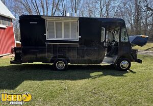 Well Maintained- 20' Chevy P30 All-Purpose Food Truck with Pro-Fire System