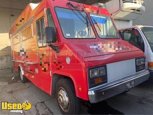 2006 Workhorse Mobile Kitchen Food Truck with Pro Fire Suppression