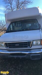 Like-New - 2007 Ford E450 Super Duty Food Truck with Pro-Fire Suppression