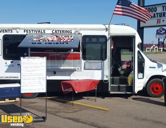 2006 Ford Econoline Bus Kitchen Food Truck / Restaurant on Wheels