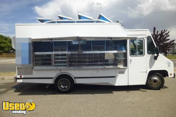 GMC Workhorse Food Truck
