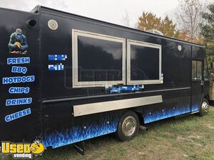 Fully Equipped - 2002 Freightliner MT45 Barbecue Food Truck