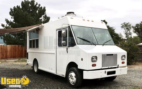 Well-Equipped Freightliner 20' Diesel Step Van Kitchen Food Truck