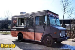 Newly Inspected 2003 Workhorse P42 Diesel 18' Pizza Vending Truck / Mobile Pizzeria