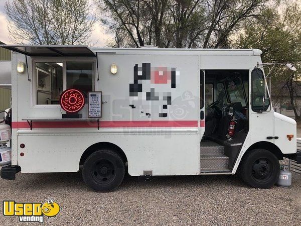 Lightly Used 2004 Workhorse TK Step Van Doughnut Food Truck with 2019 Kitchen