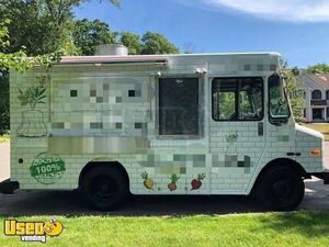 Turn key Business - 2002 Workhorse All-Purpose Food Truck