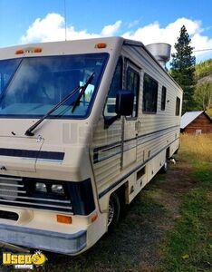 Lightly Used Ford Motorhome Cruise Master Mobile Kitchen Food Truck