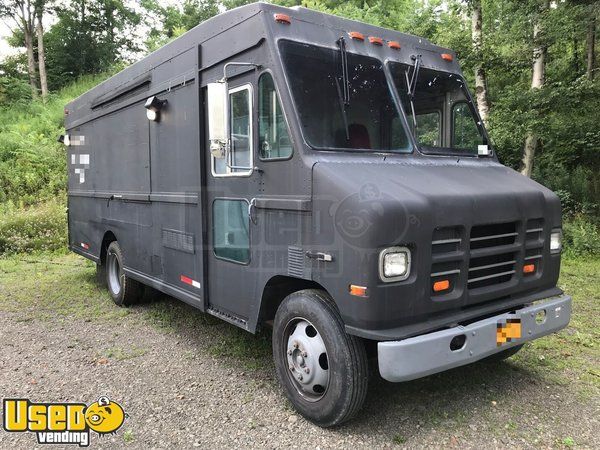 Exceptional 35' International Step Van Kitchen Food Truck with Trailer