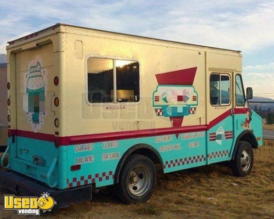Used 19' Chevy G20 Mobile Ice Cream Business in Great Working Condition