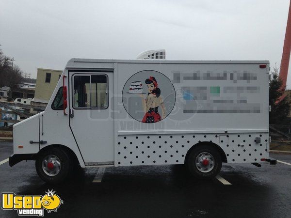 Chevy P30 Dessert Coffee Food Ice Cream Truck