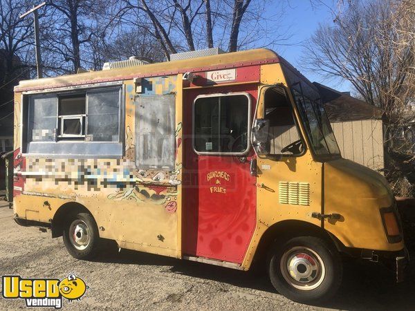 2001 Chevy 18' P30 Workhorse Kitchen Food Truck w/ Ansul Pro Fire Suppression